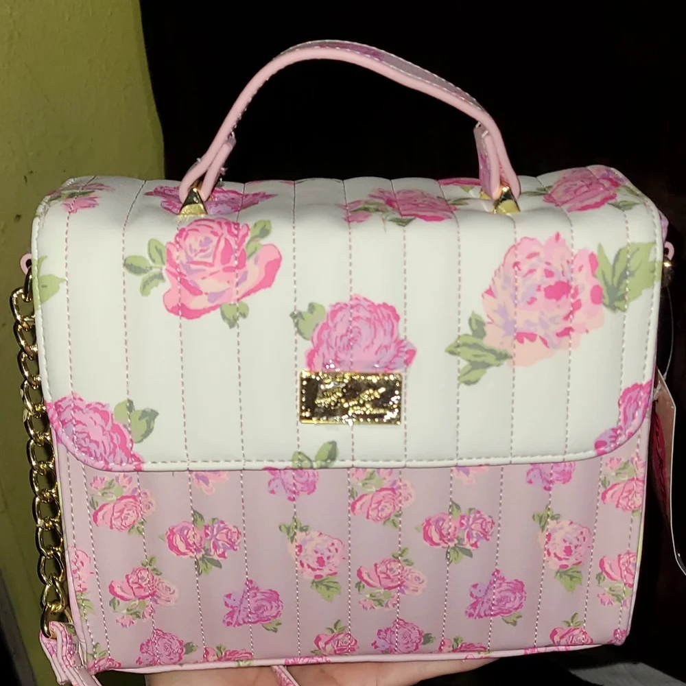 New Betsey Johnson Pink Flower Lbaddy Crossbody Bag 💗 - Picture 1 of 4